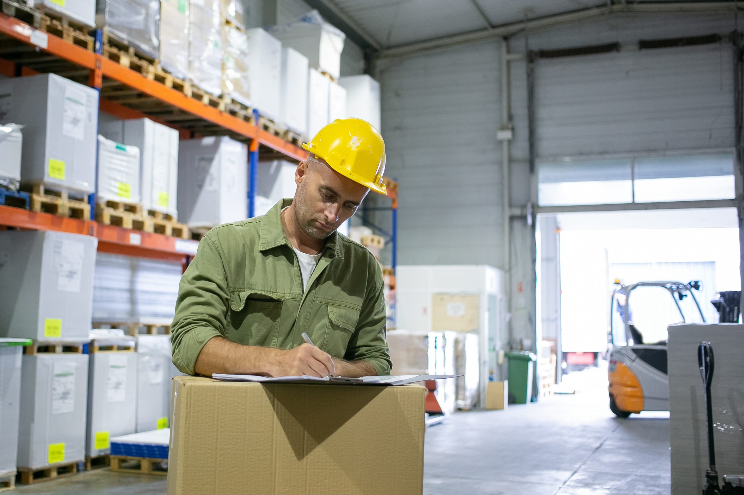 What Types of Cargo Services Are Available for Shipping to Pakistan?